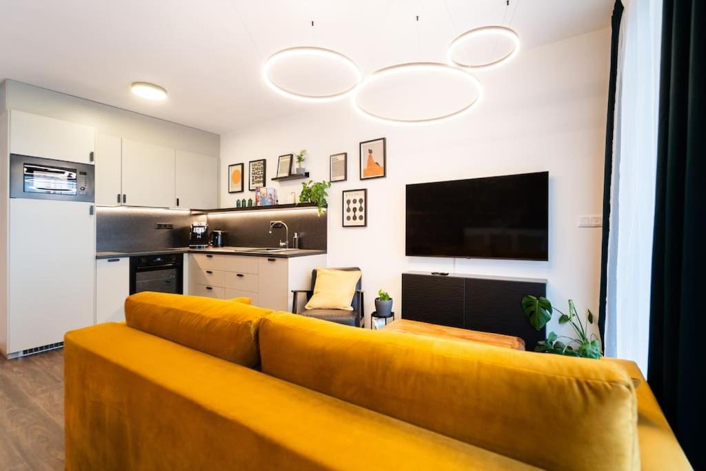 Gold Garden Terrace Apartment Brno Exteriör bild